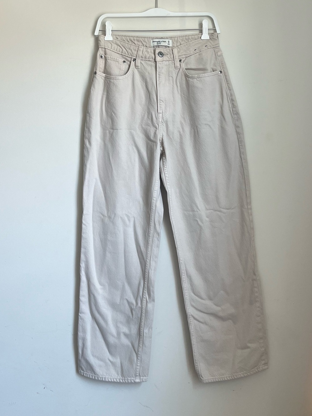 Abercrombie & Fitch The Loose High-Rise Wide Leg Jeans in Light Beige 27/4